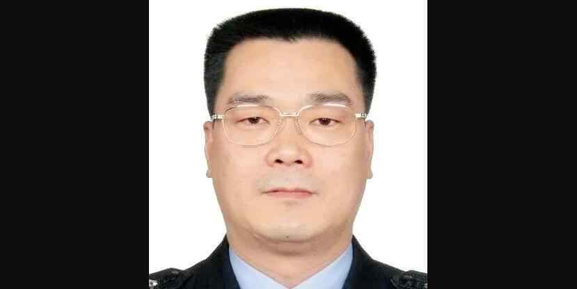 扫黑英雄开会时突发心脏病去世 从警28年