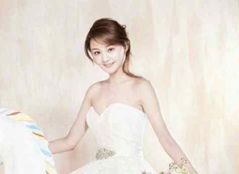 赵丽颖的婚纱照 杨幂的婚纱照，赵丽颖的婚纱照，郑爽的婚纱照，网友：差距赤裸裸