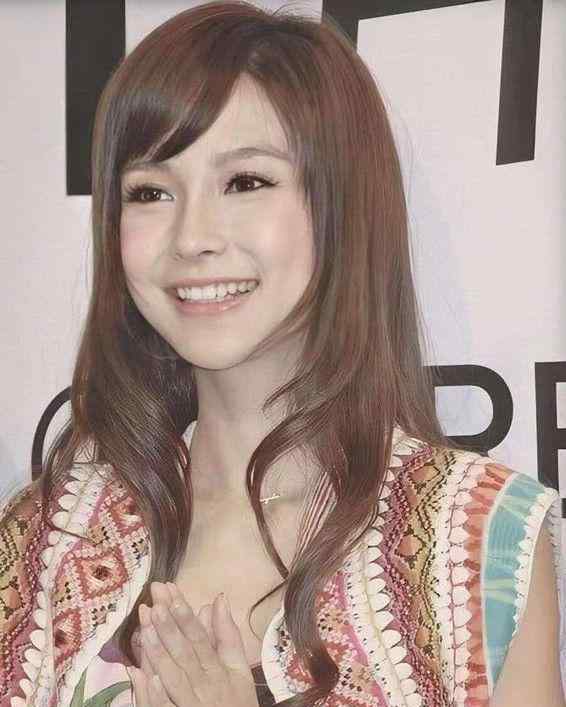 杨颖整容过吗 杨颖10年前旧照曝光，婴儿肥尽显青春气息，整没整容一目了然