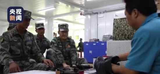 阅兵训练要穿坏多少双鞋 改多少次衣服