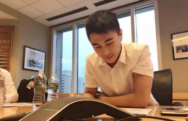 何猷君更改认证去掉赌王儿子 为什么要这样做
