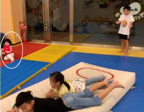 张柏芝小儿子正面照 长什么样张柏芝小儿子爸爸是谁
