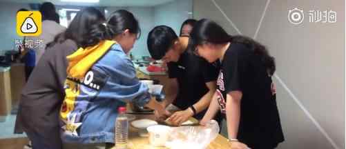 高校共享厨房10元可用4小时 高校自助共享厨房是什么?