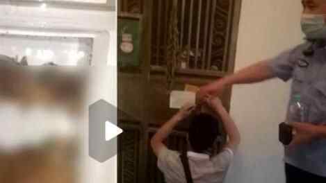 独居老人几月未见房内散发臭味 民警打开冰箱惊了究竟是怎么回事