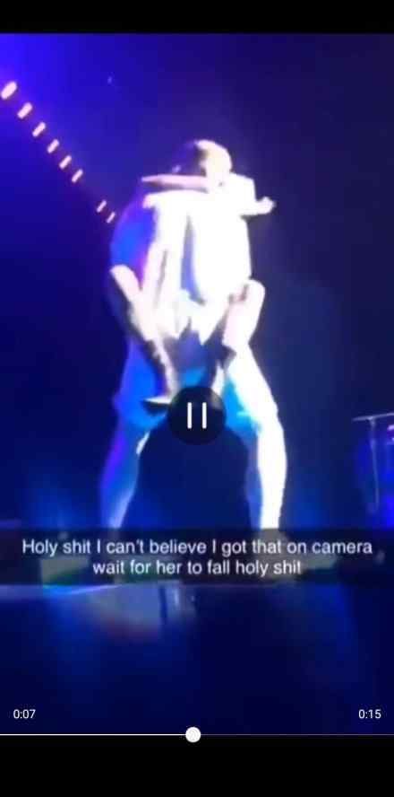 Lady Gaga摔下舞台 她为什么会摔下舞台受伤了吗