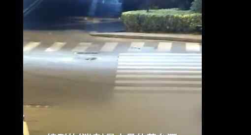 花4万租别墅偷邻居40瓶茅台具体是怎么回事