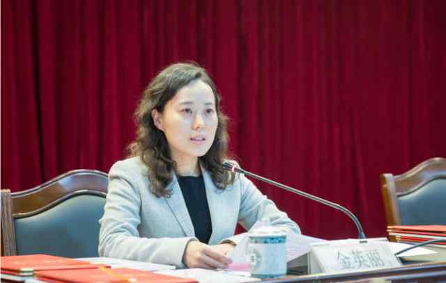 受贿538万余元 上海“80后”女干部狱中忏悔：以为老板们是在追我