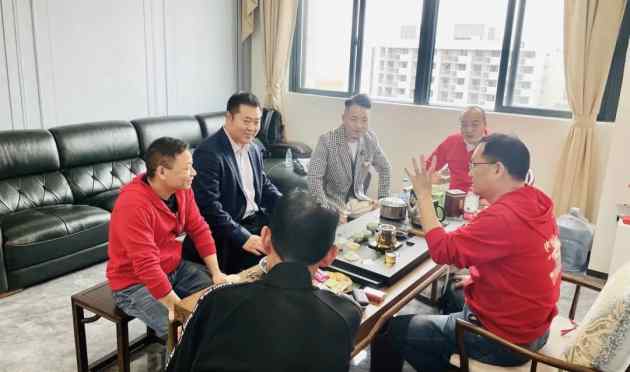 西海SDS商学院携点石装饰参观雷士照明珠海展厅