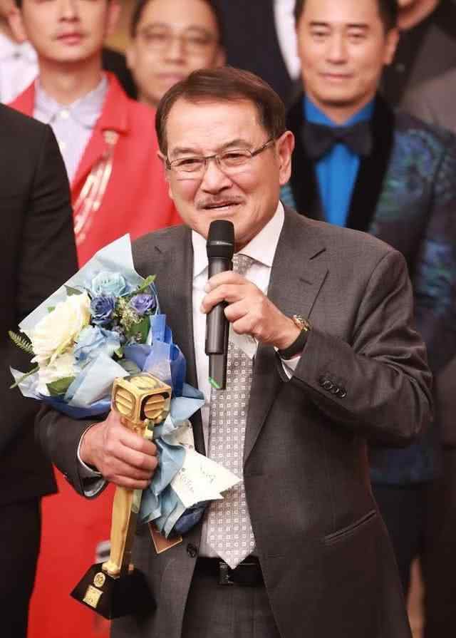刘恺威刘丹 刘恺威与杨幂离婚一年多，父亲刘丹用四个字曝光双方当前关系