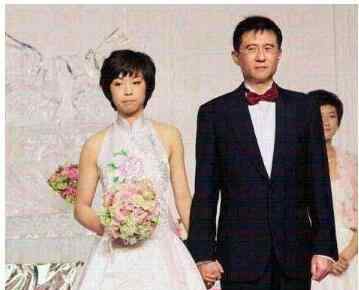 张怡宁老公 张怡宁与富商老公罕见同框：面无表情全程无交流，徐威发福明显