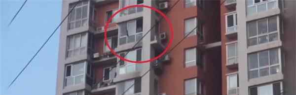 北京男子13楼家中扔出花盆被刑拘 他为什么要这样做