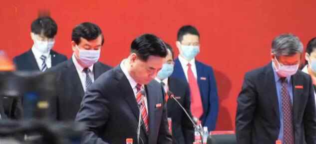 华中科技大学师生默哀 向新冠肺炎逝世同胞默哀一分钟
