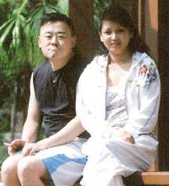 周立波有几个老婆 2009年，周立波傍富婆后抛妻弃子，对崩溃的前妻说：要死就死彻底