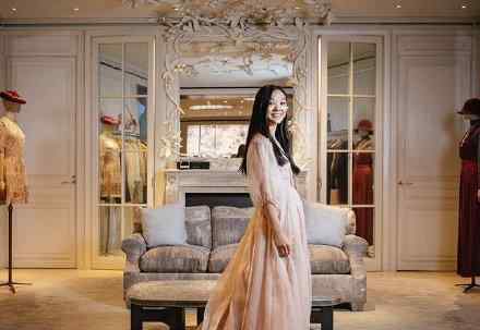 李连杰女儿简·李将参加巴黎名媛舞会 李连杰女儿长啥样