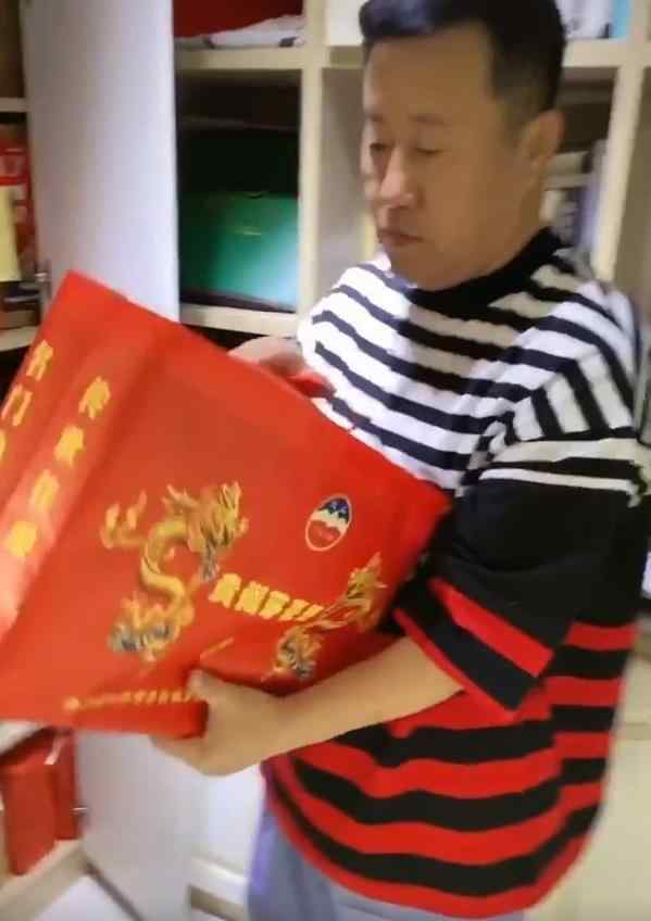 赵本山的豪宅 赵本山徒弟们多有钱？刘能豪宅豪车看了就买，王长贵满墙奢侈品