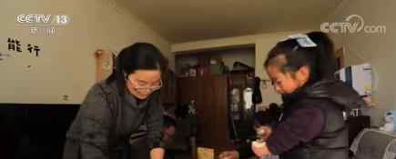 10岁单手女孩一句话回应恶意嘲笑 强者自强真了不起