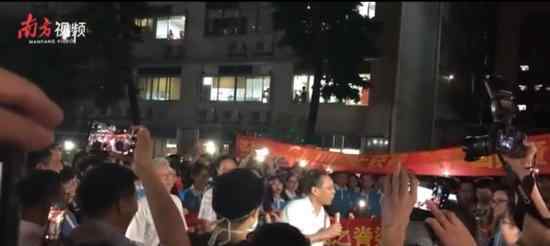 钟南山说走红毯故意走快显示还没老 这是还想做些事的钟老