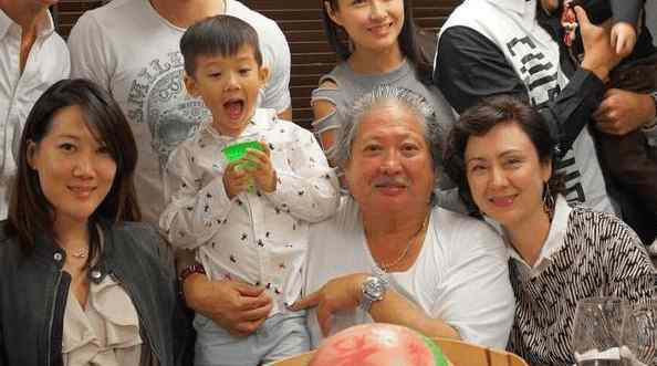 洪煦榆 被洪金宝抛弃的韩国妻子，至今为他守身如玉，三子一女都成器