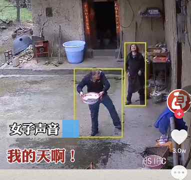 与死神擦肩而过！重庆男子上一秒端盆出门 下一秒瓦片落下差点砸中脑袋