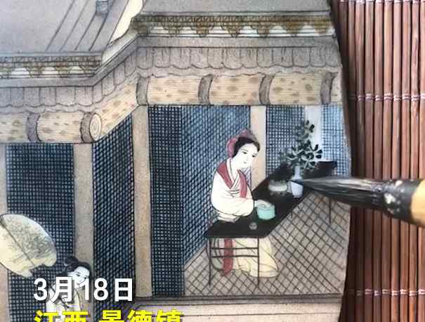 女子在瓷器内壁绘清明上河图 网友：太厉害了！