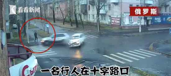 男子10秒内2次躲过死神 具体怎么回事