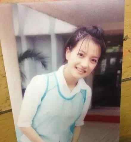 赵薇黄晓明结婚照 赵薇学生时代的旧照片曝光，怪不得黄晓明都曾暗恋她