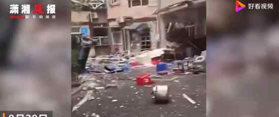 武汉一餐馆操作间发生爆燃 什么原因有伤亡吗