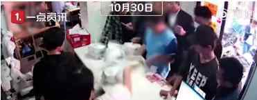 外卖员等餐崩溃砸东西遭店家殴打 后续来了文章配图