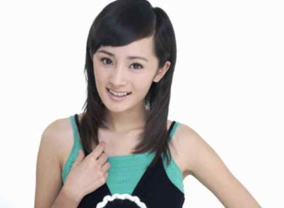 杨幂冯绍峰屋顶 杨幂未修图长啥样？冯绍峰的眼神表明一切，网友：太美了！