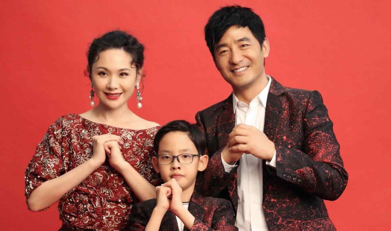 程莉沙 程莉莎：娱乐圈女追男第一人？为爱情失去自我，43岁妩媚又多情