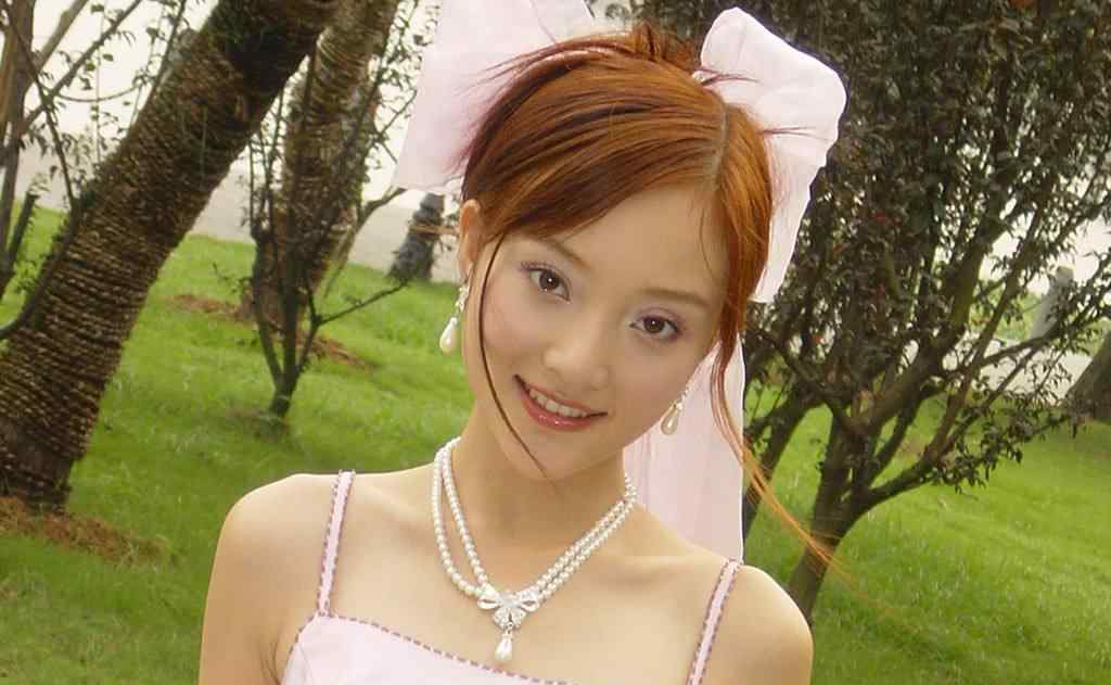李小璐离婚了吗 有种“整容”叫离婚一年，李小璐没啥变化，而贾乃亮却让人认不出