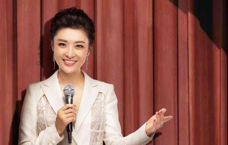 周涛的女儿 前央视一姐周涛，16次登上春晚后嫁富商，女儿却是她一生的痛