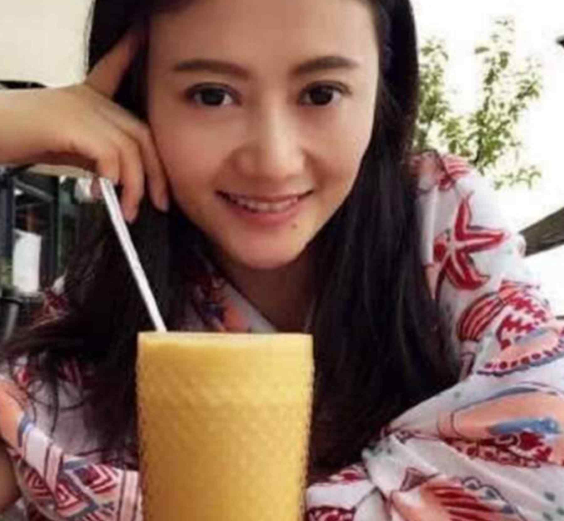 非诚勿扰主持人 前央视美女主持，离婚后上《非诚勿扰》相亲，1小时就被富商牵走