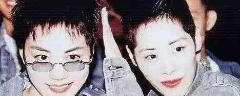 活佛之女杨吉 当年比王菲还红的歌手，却未婚与活佛生子，如今50岁落魄成这样子