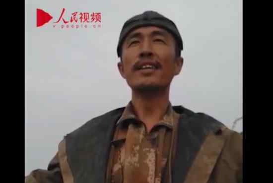 农民工工地播音腔朗诵再别康桥 造型挺别致