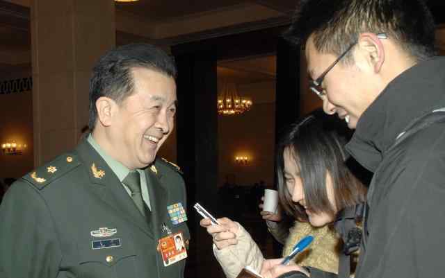 黄宏被捕 黄宏退出春晚后“被捕”？连登春晚24年，小品之王为何如此下场