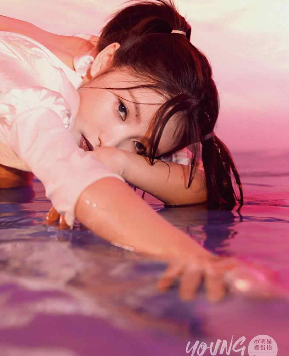 珠海卫校林小宅班级照 林小宅粉色少女 时尚大片
