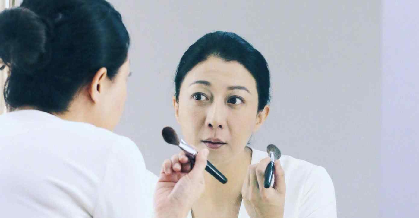 吴绮莉复出 吴绮莉：亚姐冠军“逼婚”成龙，年轻的吴绮莉为什么输给了林凤娇
