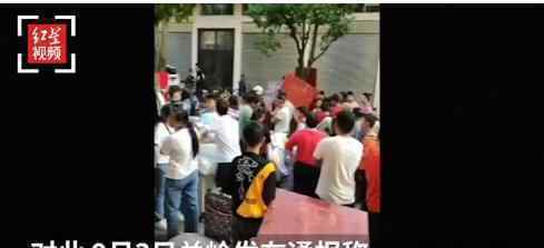 要求学生自带床板上学校长被停职 校长为何这么做