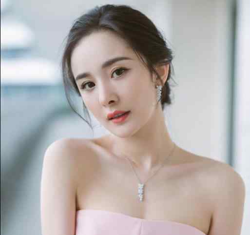 杨幂冯绍峰图片 杨幂未修图长啥样？冯绍峰的眼神表明一切，网友：太美了！