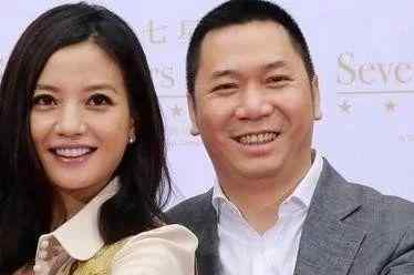 黄有龙 黄有龙前妻旧照曝光，颜值不输赵薇，17岁儿子完美继承父母基因