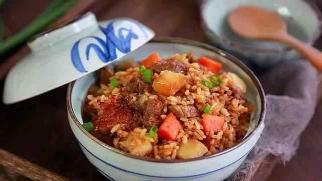 电饭煲巧做懒人餐 简单好做的懒人焖饭，一锅菜、肉、饭全有，下班再不用愁吃什么