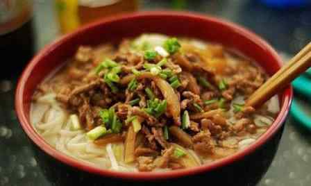 榨菜肉丝面 好吃莫过榨菜肉丝面 一天就用掉榨菜16斤 好吃文章配图