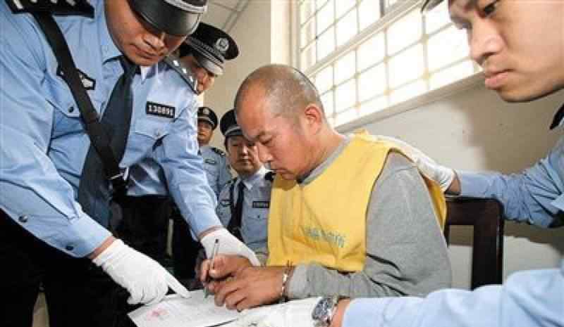 王书金案重审仍是死刑 王书金案件细节内裤洗得发白