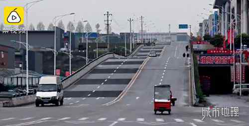这很8D！重庆现大波浪公路走红 开车如坐过山车 究竟发生了什么?