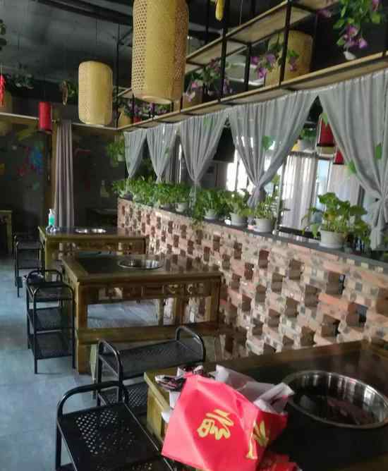 火锅店7天被吃垮 商家一肚子委屈