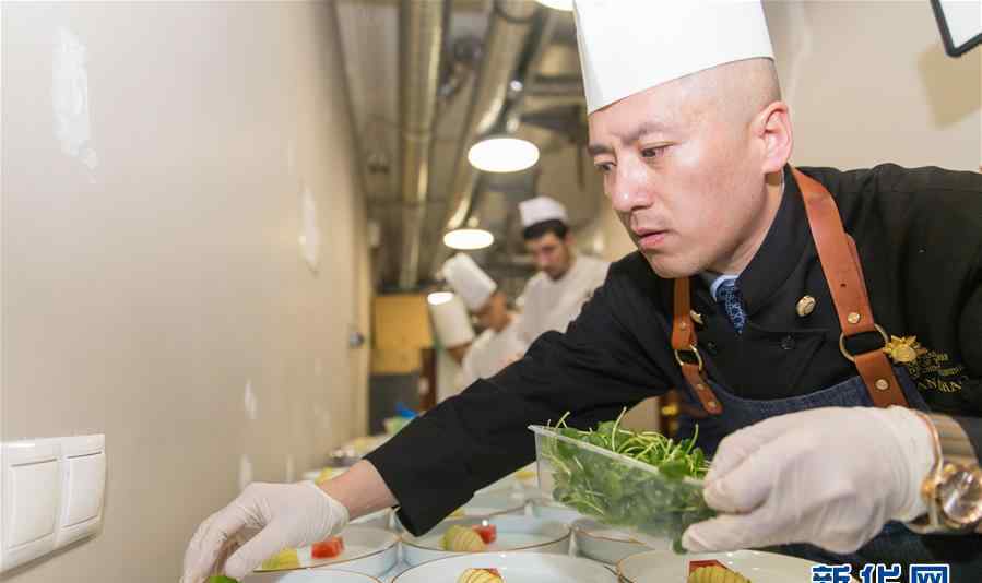 中俄主厨之夜 运用不同厨艺展现中俄饮食文化精髓