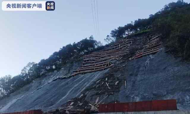 四川理县突发山洪泥石流道路中断 登上网络热搜了！