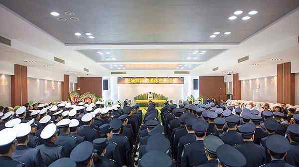 交警年初二倒在岗位上 手中还紧紧攥着对讲机