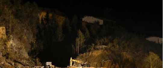 湖南烟花厂爆炸 民房玻璃全震碎